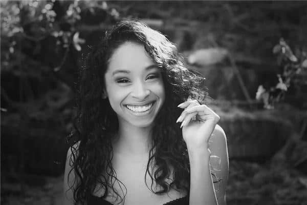 梦见牙齿流血是什么意思