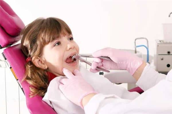 梦见牙齿松动是什么意思