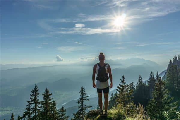 梦见自己在山顶上是什么意思