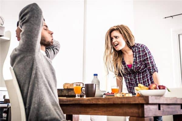 梦见女人和熟人争吵是什么意思