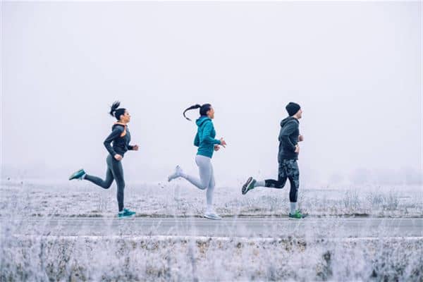 梦见跟同学集体跑步是什么意思