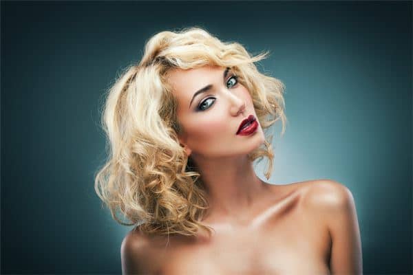 梦见头发黑白相间是什么意思