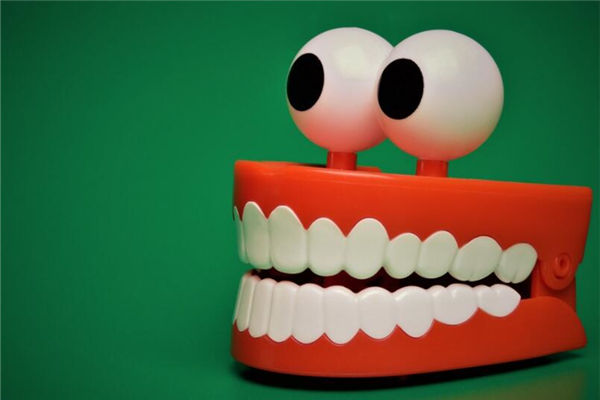 梦见牙齿掉了是什么意思