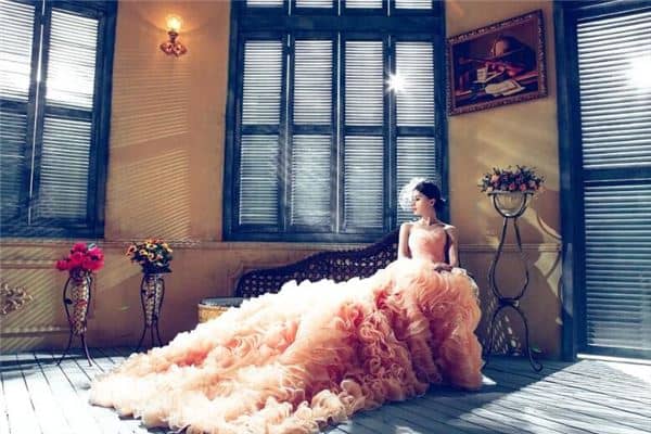 梦见自己穿婚纱是什么意思