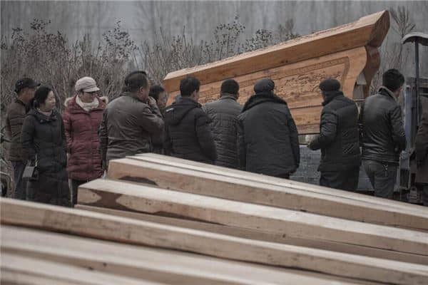 死人在棺材里复活