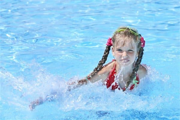 梦见自己在游泳是什么意思