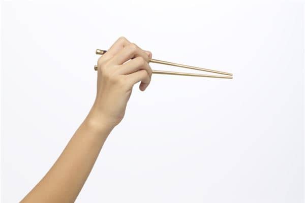 梦见右手受伤是什么意思