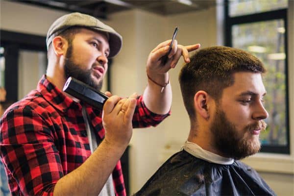 梦见别人理发是什么意思