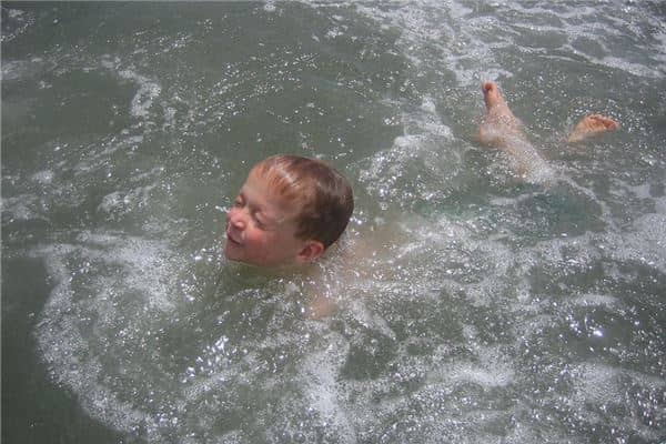 梦见自己溺水但没死是什么意思