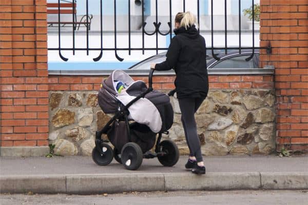 梦见带孩子是什么意思