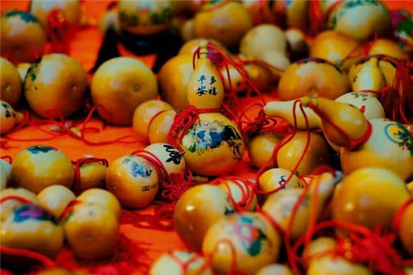 梦见女人很多葫芦是什么意思