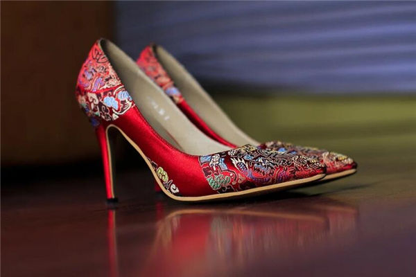 梦见找鞋子是什么意思