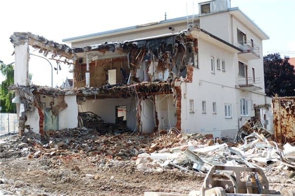 梦见好多房子被拆了是什么意思