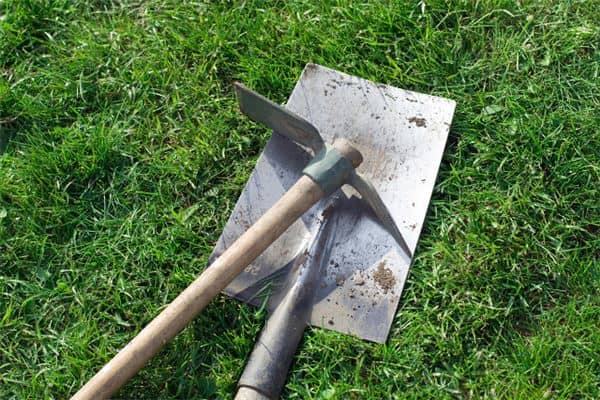 梦见铁锹是什么意思