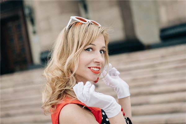 梦见梦里掉牙齿是什么意思