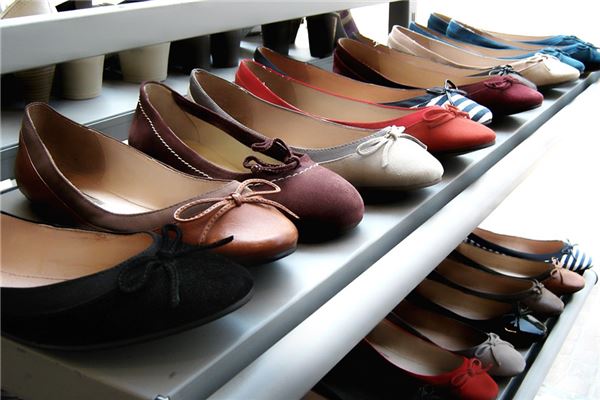 梦见一堆鞋子是什么意思