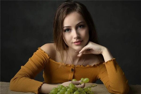 梦见美女的穿着是什么意思