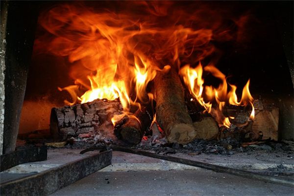 梦见炉火通红是什么意思