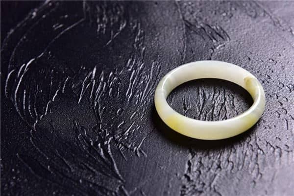 梦见玉镯是什么意思