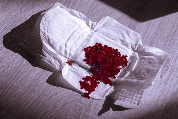 梦见带血的例假纸是什么意思