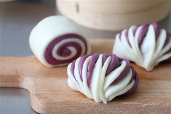 梦见女人花卷是什么意思