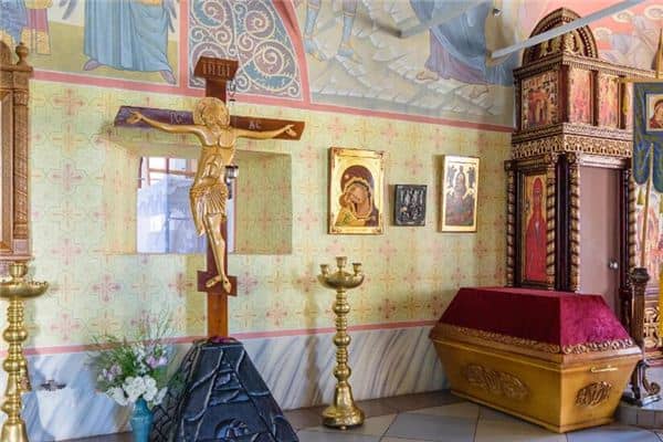 梦见红棺材是什么意思