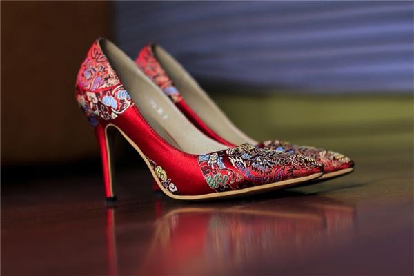 梦见别人给我买鞋是什么意思