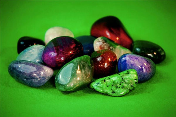 梦见捡玉石是什么意思