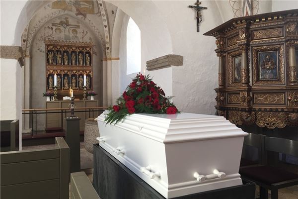 梦见棺材是什么意思