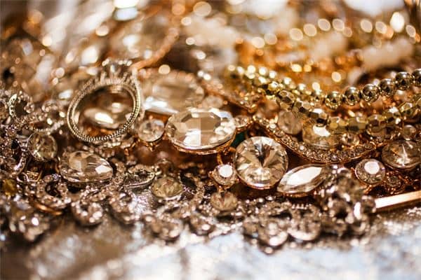 梦见珠宝是什么意思