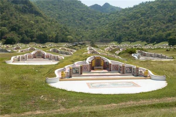 梦见好多棺材是什么意思