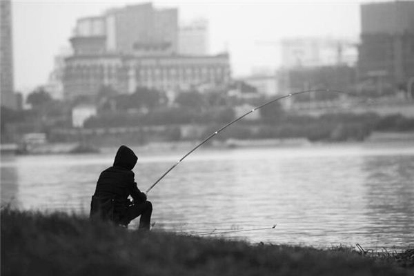 梦见男人钓鱼是什么意思