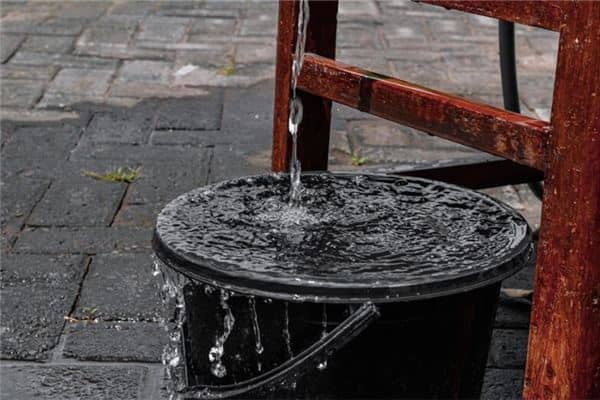 梦见担水是什么意思