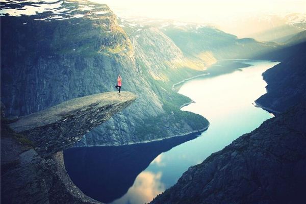 梦见爬高爬上去了是什么意思