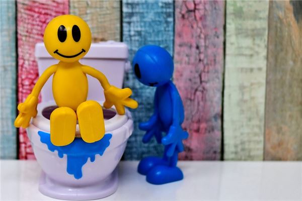 梦见自己蹲在茅坑拉屎是什么意思