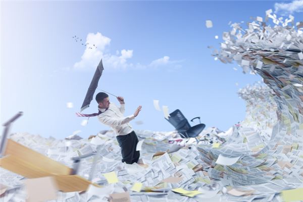 梦见大水冲向自己是什么意思