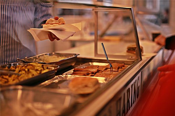 梦见食堂吃饭是什么意思