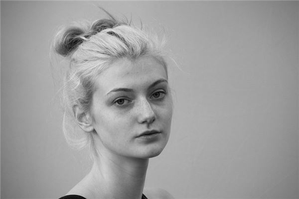 梦见做梦头发白了是什么意思