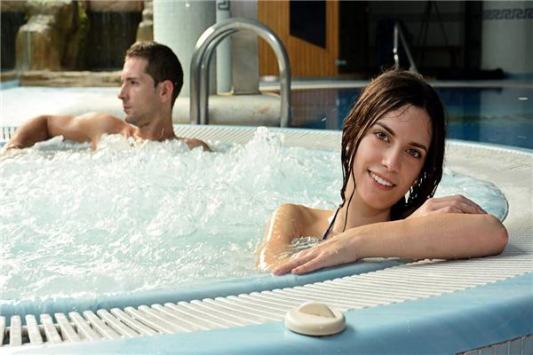 梦见夫妻在一起洗澡是什么意思