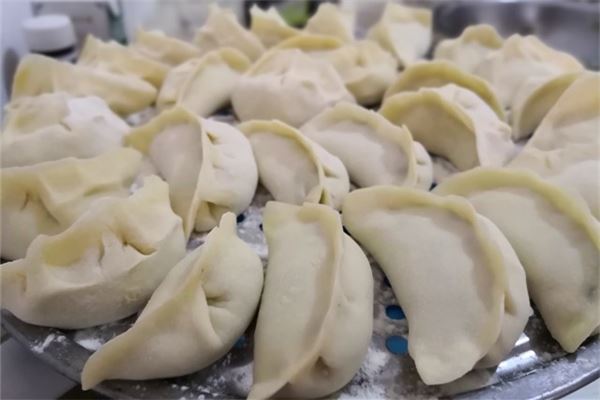 梦见吃水饺是什么意思