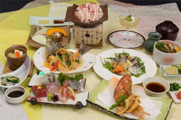 梦见家里办酒席是什么意思