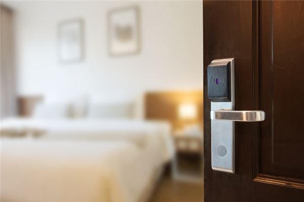 梦见家门被撬开是什么意思