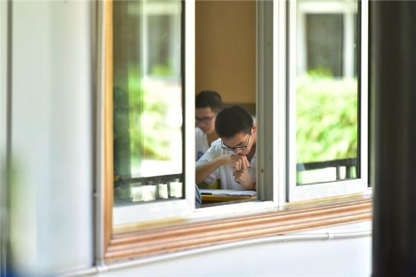 梦见高考迟到是什么意思