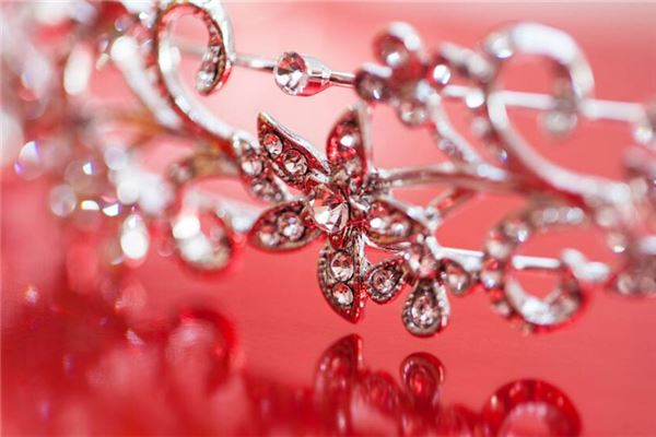 梦见挑选发卡是什么意思