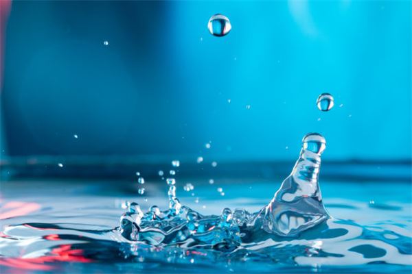 梦见天上掉东西是什么意思