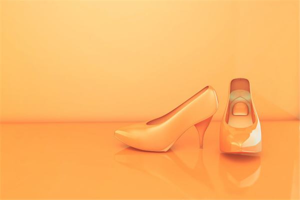 梦见穿高跟鞋是什么意思