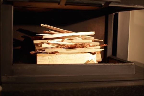 梦见生火添柴是什么意思