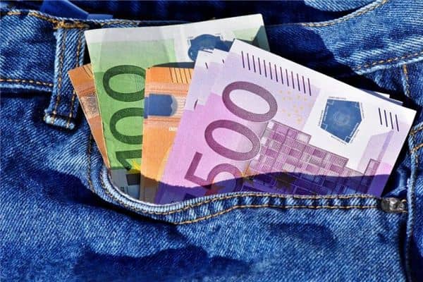 梦见被抢钱是什么意思