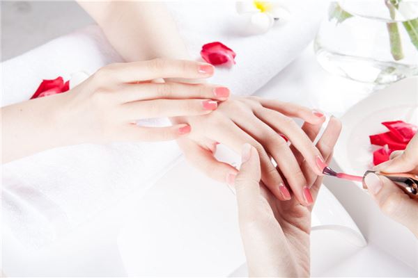 梦见涂指甲油是什么意思