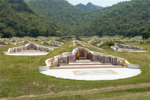 梦见迁移长辈的坟墓是什么意思